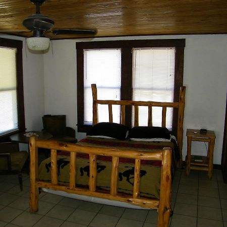 River Front Motel Bandera Dış mekan fotoğraf