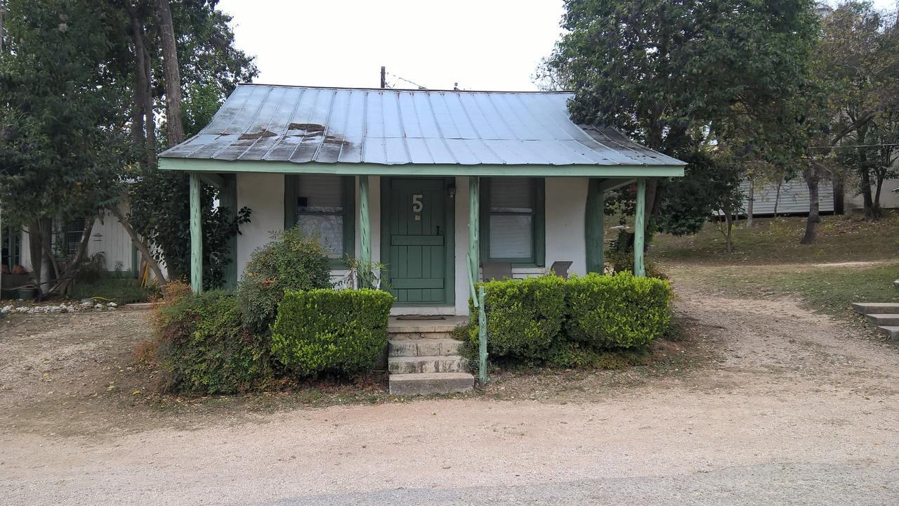 River Front Motel Bandera Dış mekan fotoğraf